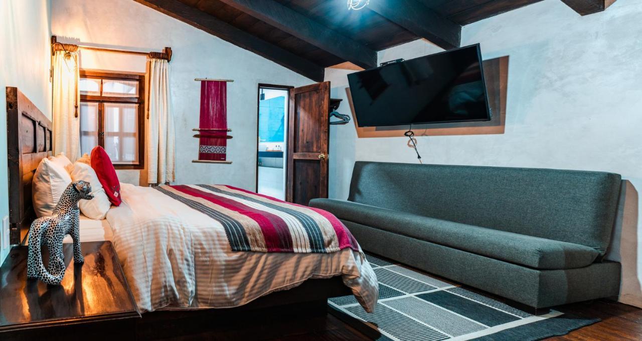 Yox Hotel Boutique San Cristóbal de Las Casas Eksteriør billede A room at the hotel