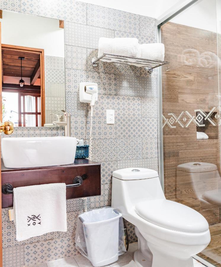 Yox Hotel Boutique San Cristóbal de Las Casas Eksteriør billede Bathroom