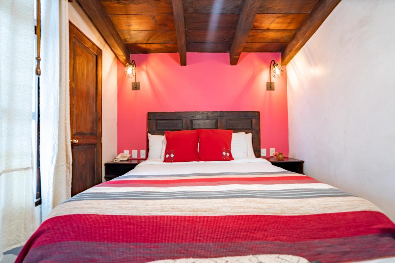Yox Hotel Boutique San Cristóbal de Las Casas Eksteriør billede A bedroom at the hotel